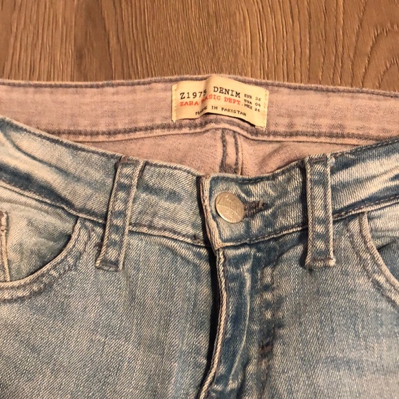 Light blue jeans - Picture 2 of 5